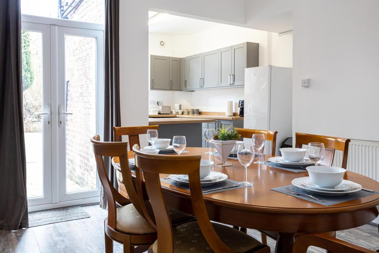 Holiday home Cheadle Village *